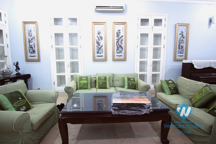 Nice and affordable 5 bebdroom villa to rent in Ciputra